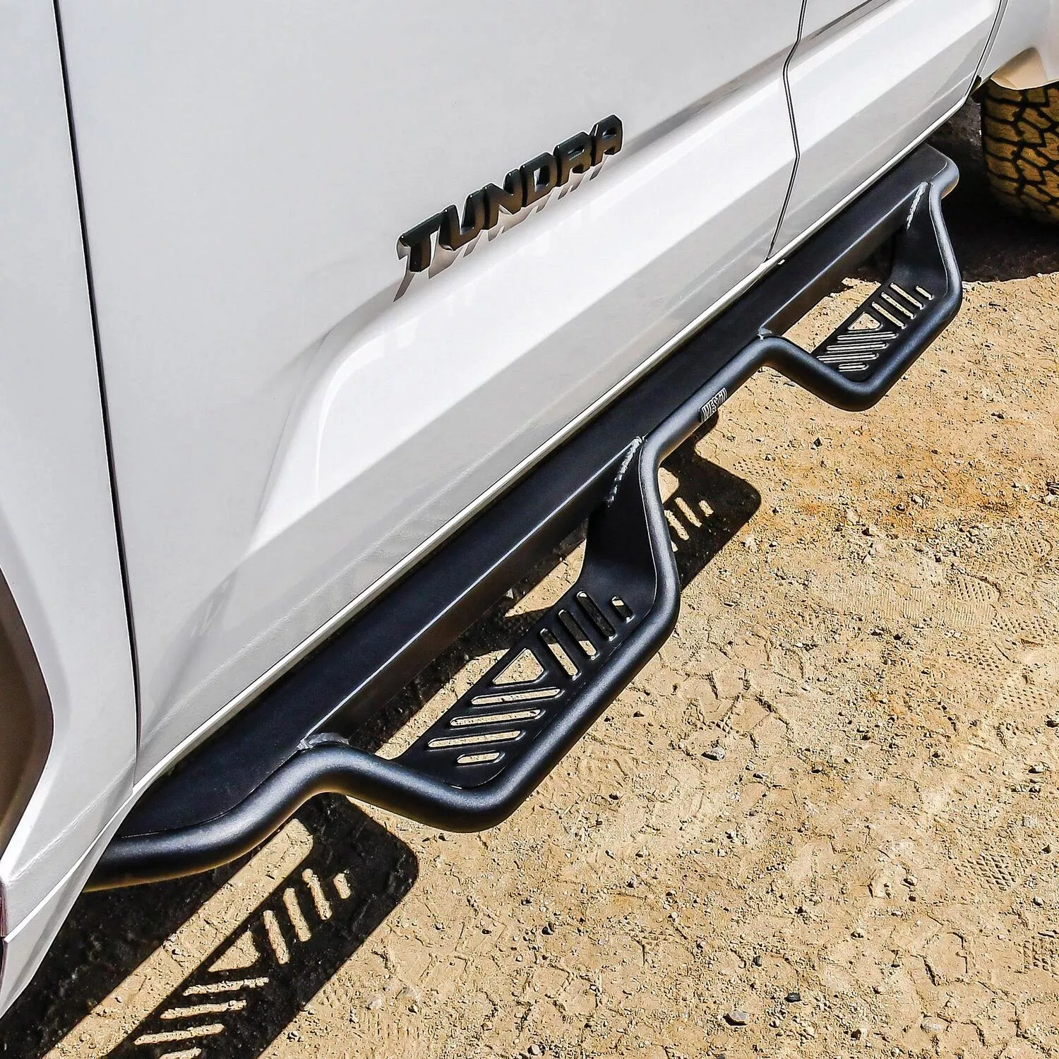 20-14225 - Outlaw Drop Nerf Step Bars - 2022-2026 Toyota Tundra