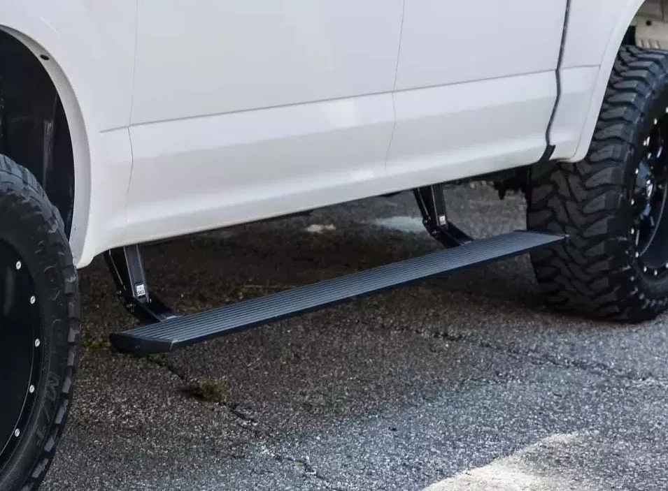AMP Research 75118-01A PowerStep Running Boards – 600 lb
