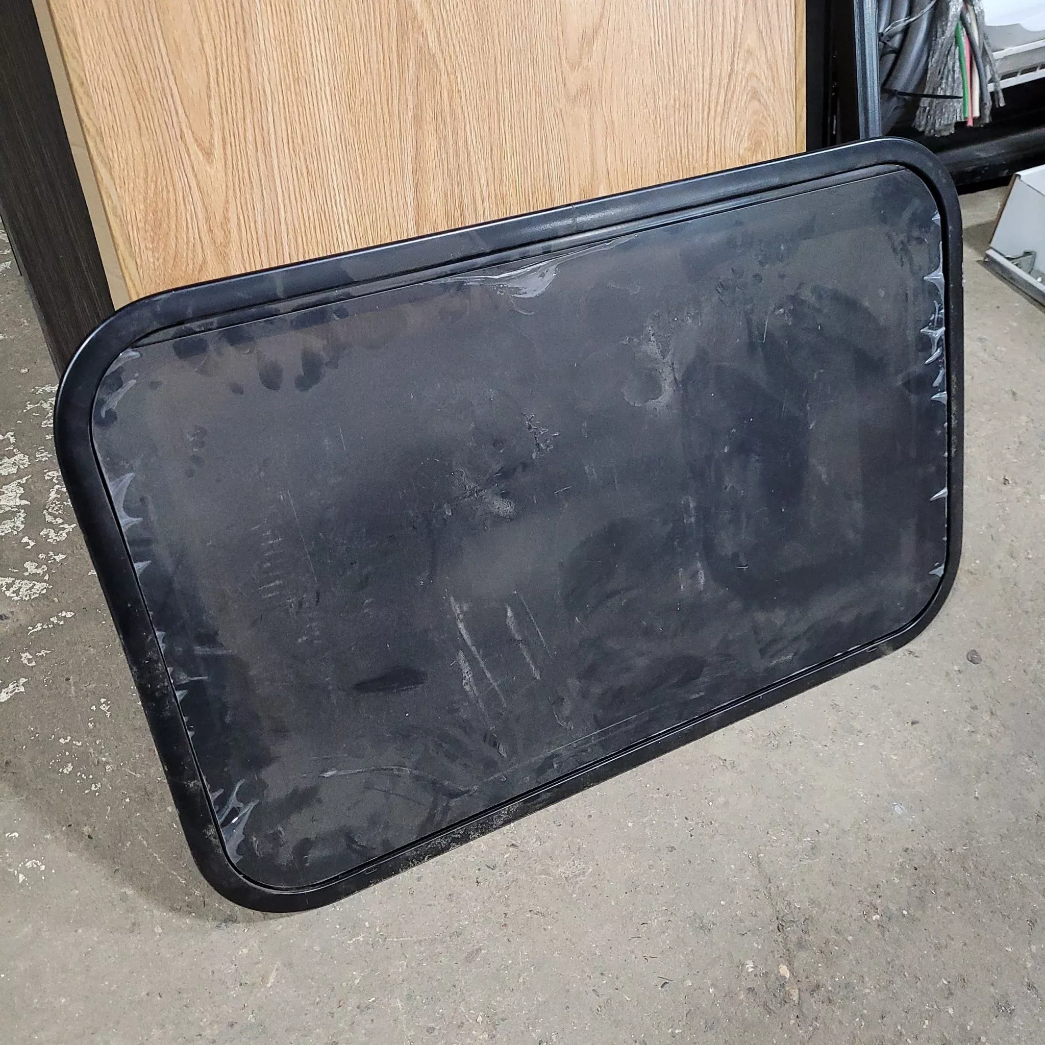 Black Radius Opening Window : 29 1/4" W X 18 1/4" H X 1" D