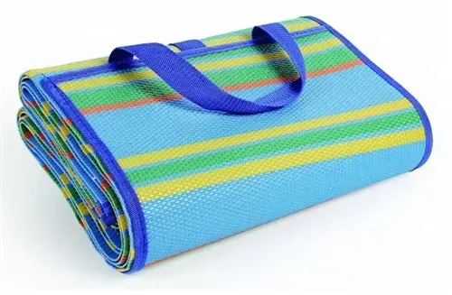 Camco 42805 Handy Mat 60 ” x 78 ” Outdoor Mat – Blue/Green