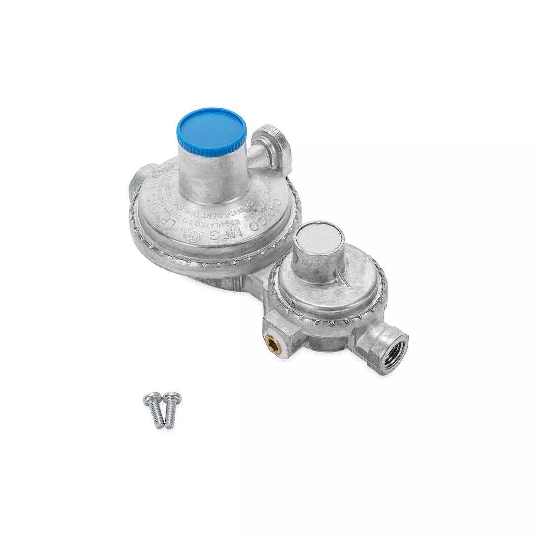 Camco 59323 Two-Stage Propane Regulator - Horizontal