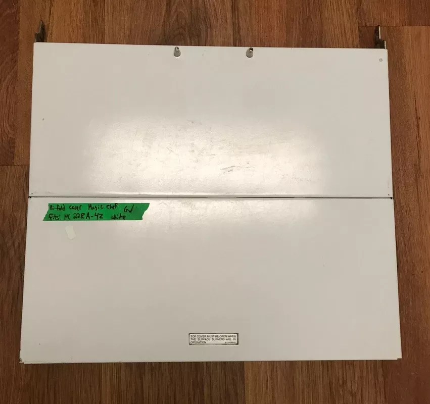 Used Magic Chef Bi-Fold Cover White – 22RA-4Z